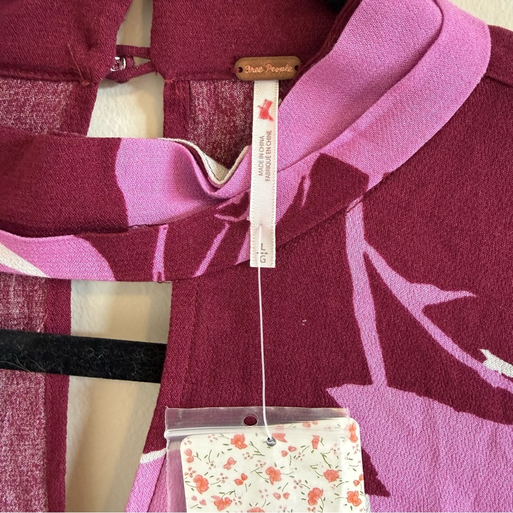 Free People Say You Love Me floral Pront Key House Blouse Size Large NWT #146 - Picture 6 of 6